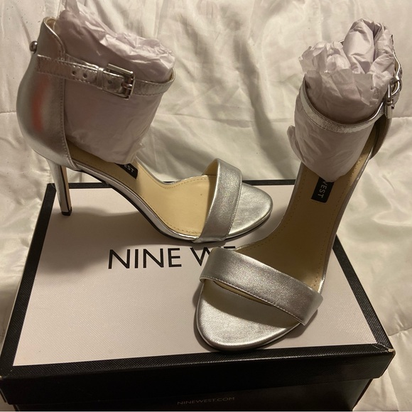 Silver, Nine West, size 7M - Picture 1 of 5